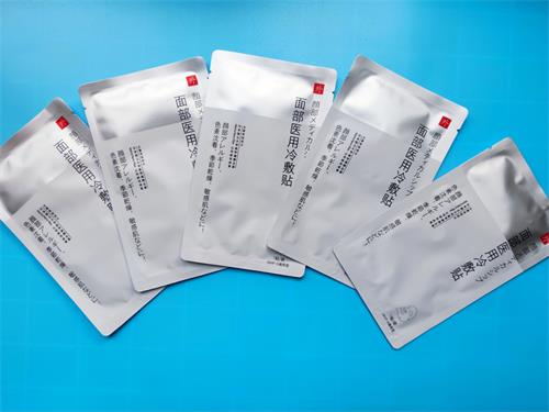 醫(yī)用冷敷貼面膜敷完要洗嗎？醫(yī)用冷敷貼面膜可以常用嗎？(圖1)